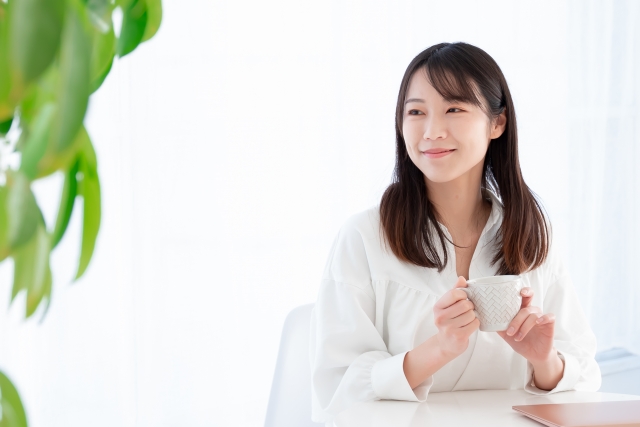 任意整理を選んで満足している女性